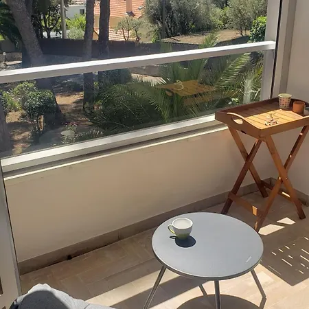 Grand T2 Vue Calme Climatise 500 M Village Et Parking Gratuit